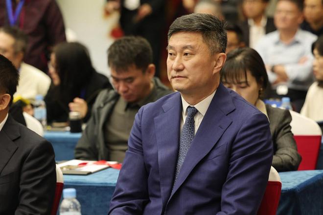 广东早报！杜锋职位变动，徐杰指出球队问题，朱芳雨加速换外援