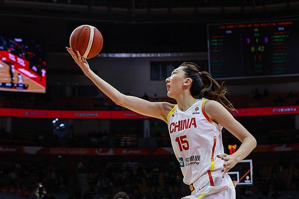 中国女篮击败巴西，4胜1负结束世预赛