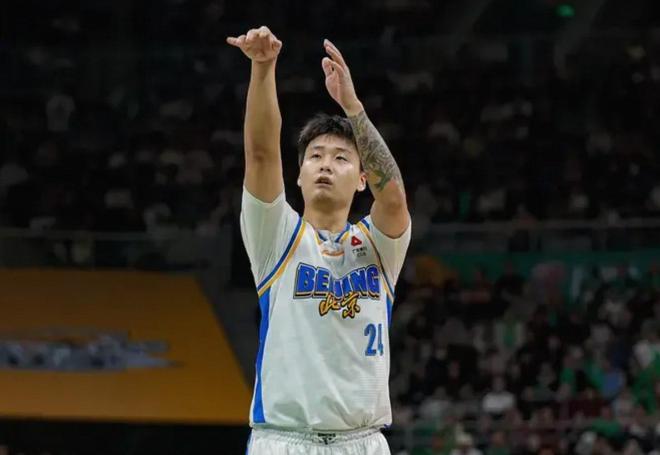 赛季最佳一战，赵睿30分钟13中11高效轰下34分，三分球4中4