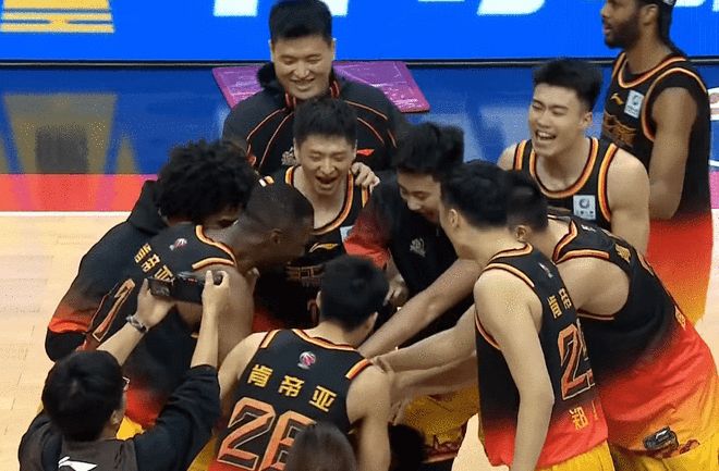 打板三分绝杀！江苏1分险胜广东 庞峥麟23+7引领逆转