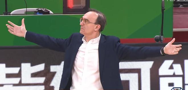 45犯55罚！许利民神奇换人激活最强周琦赵睿，北京大逆转双杀辽宁