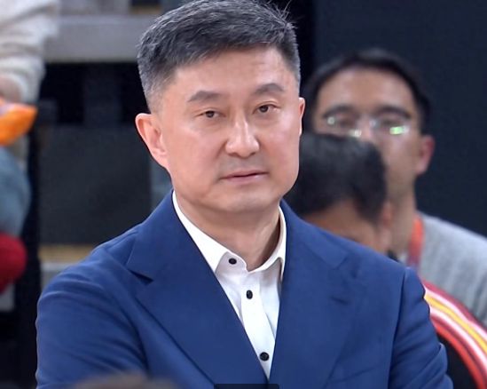 可怕的不是广东输16分，而是杜锋赛后的发言，看不到希望！