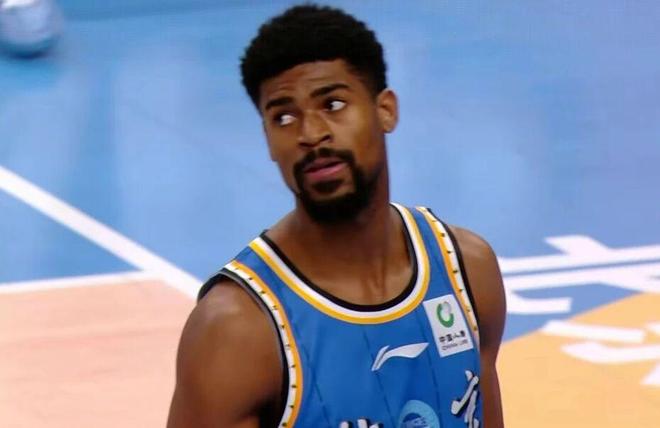 北京男篮确定裁掉贝利，广厦内线补强，广东球迷现场喊杜锋下课