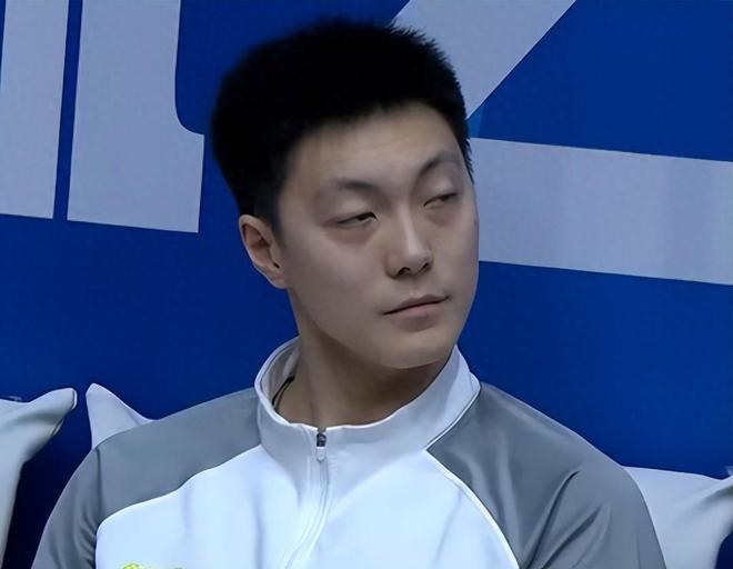 领先30分，广东男篮碾碎昔日冠军球队，杜锋面色严肃，不敢松懈