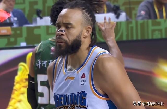 单节5失误创CBA生涯新高！麦基9罚5中惹争议 末节遭DNP