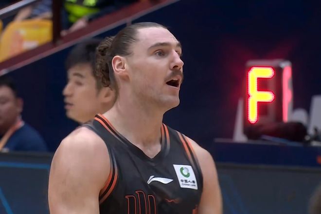 山东男篮击败天津，斯蒂尔化身高炮台砍27分，约翰逊越打越稳健