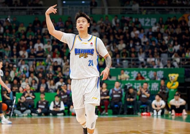 北京2分险胜南京3连胜！赵睿24+4+6率队逆转 周琦10分9板麦基11+9
