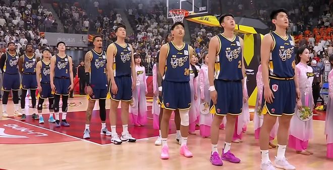 杜锋终于不作妖！9人轮换用活徐杰胡队，广东5人满分复仇江苏