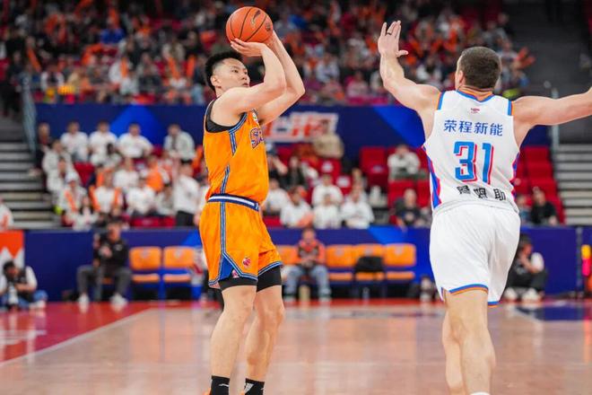 这两桩好事，上海男篮都要！