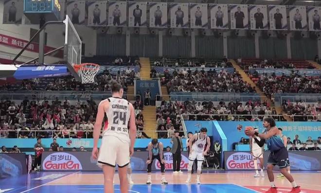 全场进攻低迷！山东高速男篮客场66-96不敌宁波町渥