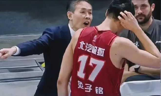 1板1帽！600万先生终于上场干活了，球迷：连续躺赚纪录被终结