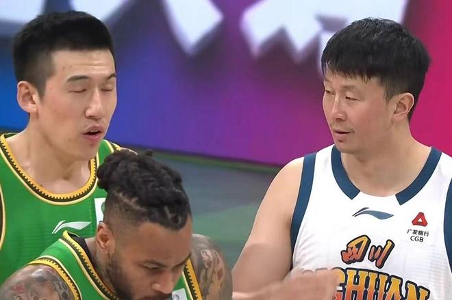 辽篮大胜新外援出色 上海男篮39分大胜打崩吉林 浙江男篮力克福建