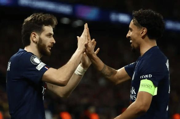 168亿豪门对决！巴黎专治英超，利物浦摆烂，斯洛特只想保平