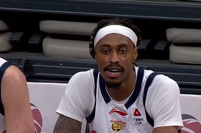 输给山东13分！揪出1个表现最差之人，8投1中，坑惨了广东队