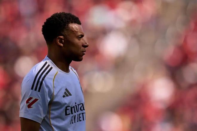 TA：阿韦洛亚需破解巨星整合难题，这关乎皇马欧冠的最终命运