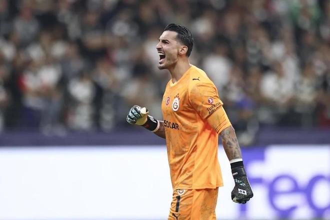 32岁老将拒豪门邀约：忠诚还是算笔账？