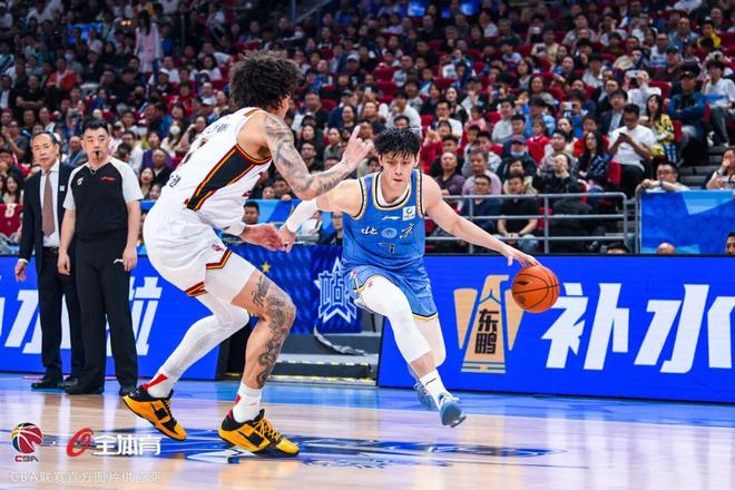 兄弟们用胜利祝福西哥 首钢挺进季后赛！