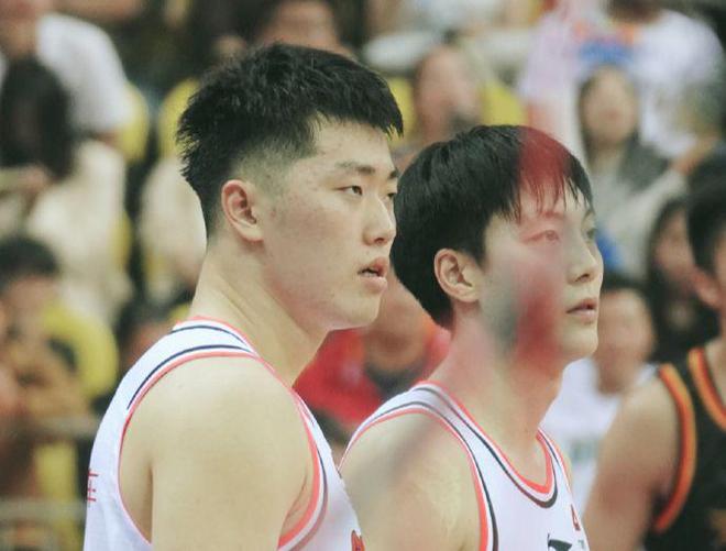 主场输广州！杜锋“哼哈二将”合砍0分，球迷：你俩想做掉书记？