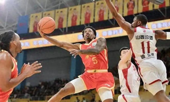 爆冷！CBA奖项揭晓，宏远颗粒无收，杜锋彻底无缘最佳教练