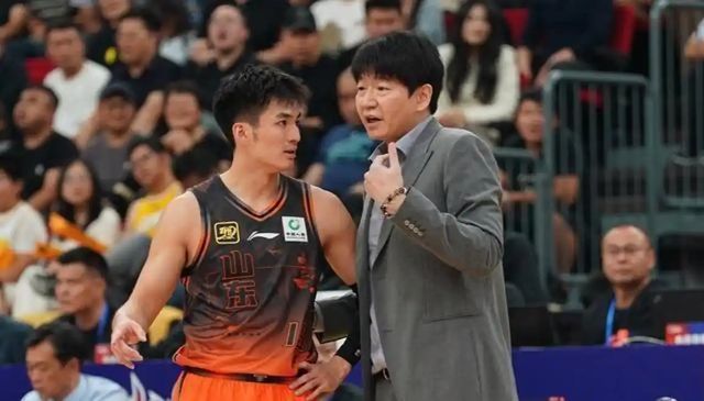 山东男篮溃败源于内讧：管理层施压放弃于德豪，邱彪至此开始摆烂