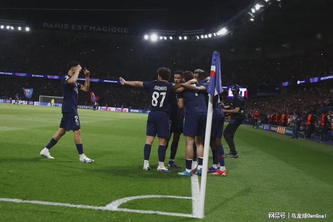 欧冠太疯狂！对轰9球创造历史，1人进球超过意甲17支球队