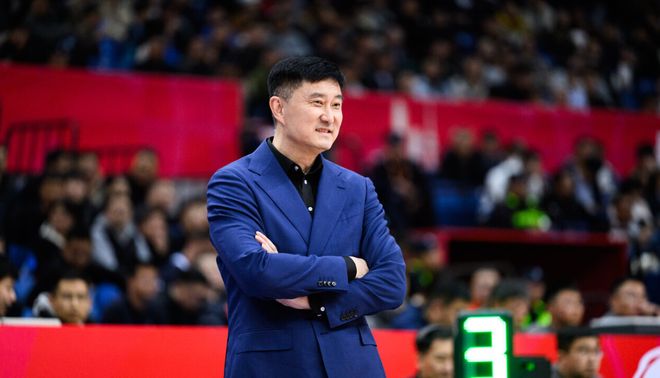 也只有你敢说！郭艾伦评杜锋输球：他横着走的 心态出问题了