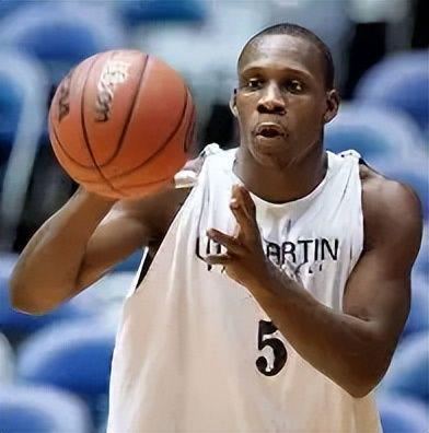 CBA传奇外援哈德森：辽宁队史功勋，晚年却惨遭老东家舍弃