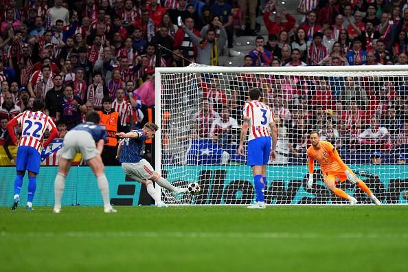 哲凯赖什是1986年以来，首位在欧冠半决赛破门的瑞典球员