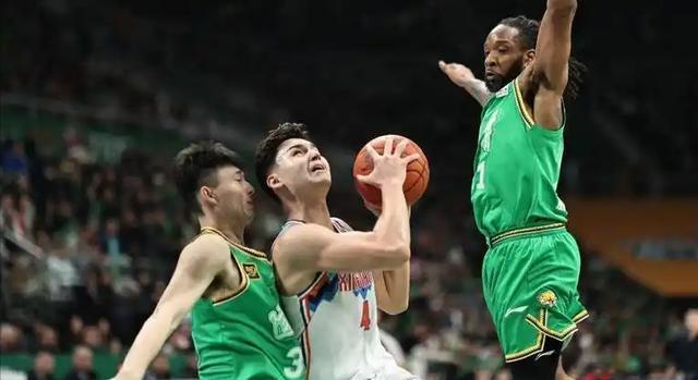 徐昕反戈砍两双！广州内线完爆广东，杜锋战术被打穿？