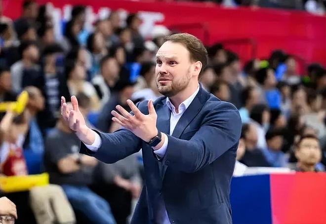 又是崔哲雄！潘江因他禁赛3场，布扎斯因他被罚3万，成山西宿敌了