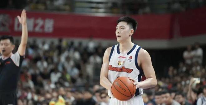 广东男篮大胜广州男篮！胡明轩强势发挥，杜锋指导完美调整迎来救赎，回主场胜率大增
