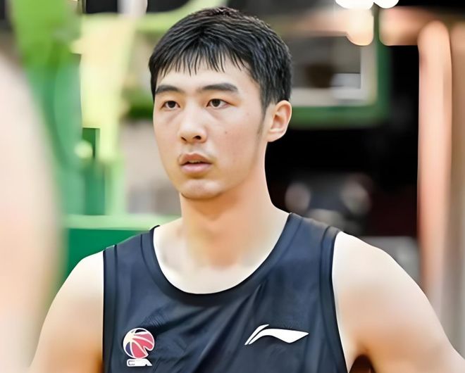 破案了！杜锋用年轻球员时间为何减少？张明池道出了原因