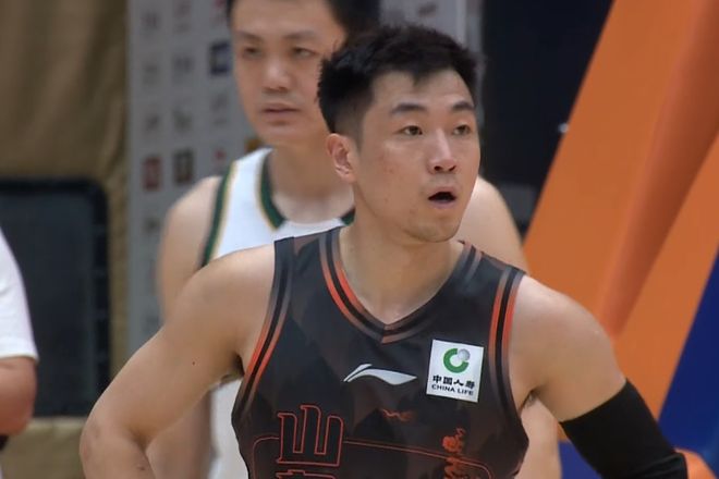 山东男篮彻底打疯了！三节领先31分淘汰辽宁，时隔4年再进八强