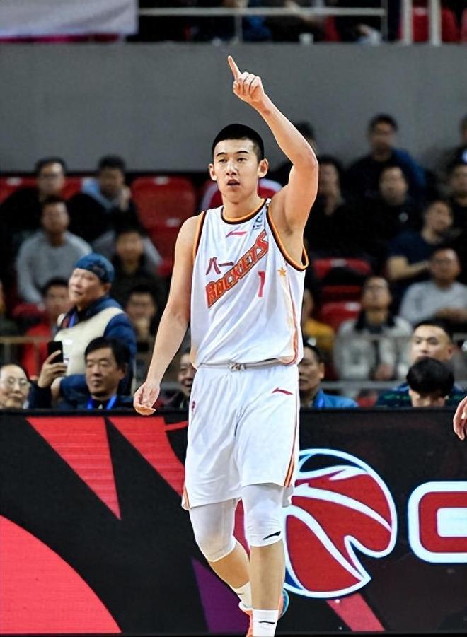 辽篮内线付豪：血脉传承篮球魂，历经沉浮终归故乡