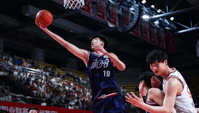 CBA最新消息！徐昕前往NBA试训，付豪合同到期，刘维伟被罚