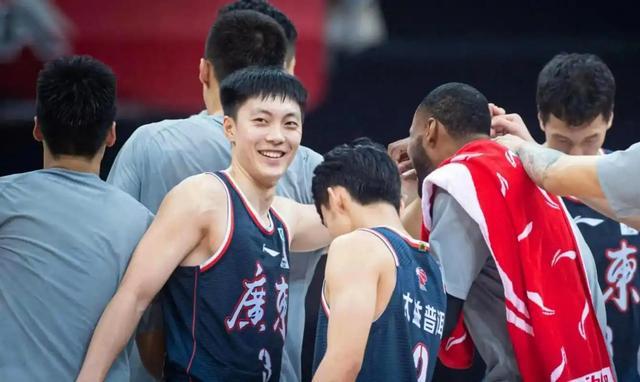 麦考尔推迟抵京！京粤季后赛暗藏变数，广东能晋级吗？