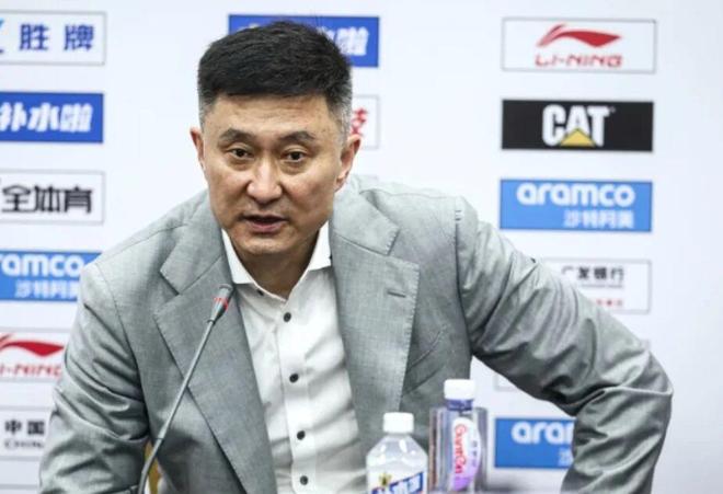 杜锋阴阳发言被媒体人批评，杜锋盛赞张皓嘉，张皓嘉被球迷喊MVP