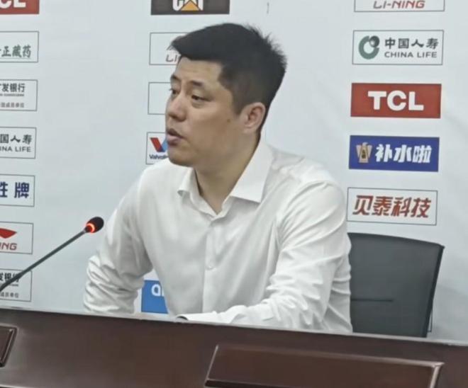 潘江：比赛主要输在篮板球上，对刘传兴的使用是赛前讨论过的