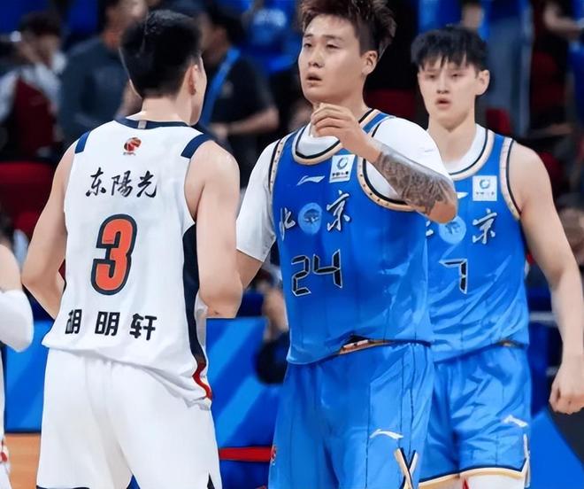 随着广东惨败15分，CBA季后赛最新排名出炉！北京晋级四强