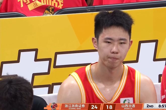 孙铭徽复出大胜进四强，胡金秋15分伤退，张宁仅3分24分惨败
