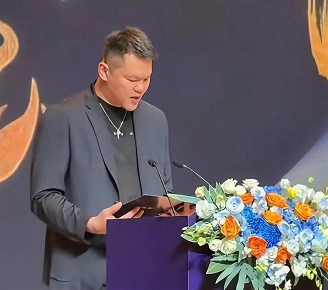 王少杰走人，徐昕未归，广东内线空缺杜锋遇双重挑战，朱总或5换1