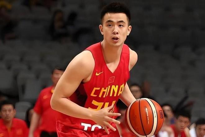 官方：中国男篮新增赵继伟、胡明轩、徐杰等8人进入短训营