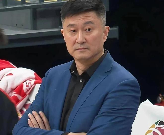 广东男篮外援更换方案，去三留一，放弃矮内线外援或成最佳选择