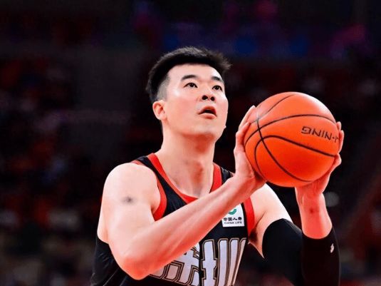 102-111，CBA劲旅轰然倒下，半决赛0-1落后！本土2人得分上双