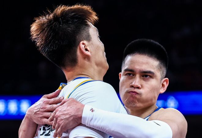 1-1！争冠形势一夜反转！上海输球暴露3大隐患，广厦卫冕机会大增