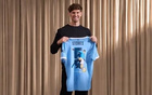 曼城发布B席&斯通斯纪念球衣，背后印有两人蓝月生涯特别瞬间
