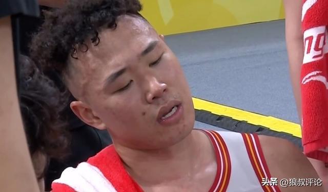 末节暂停间歇闭目“累瘫”！贺希宁苦战37分钟轰18+5无力救主
