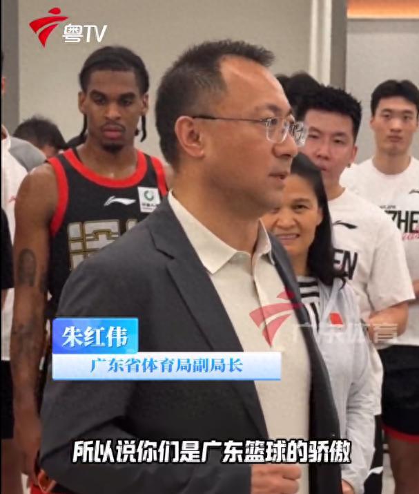 破案了！MVP贺希宁为何半决赛一蹶不振的原因找到，杨鸣说出实情