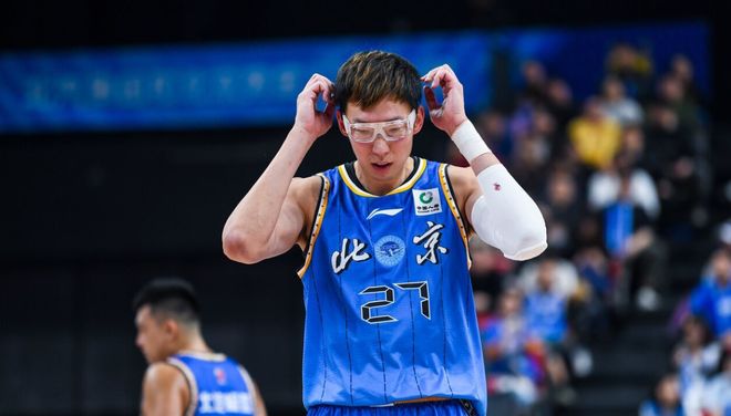 退化严重不适合国家队？周琦弱点反有利男篮 他是杨瀚森好搭档