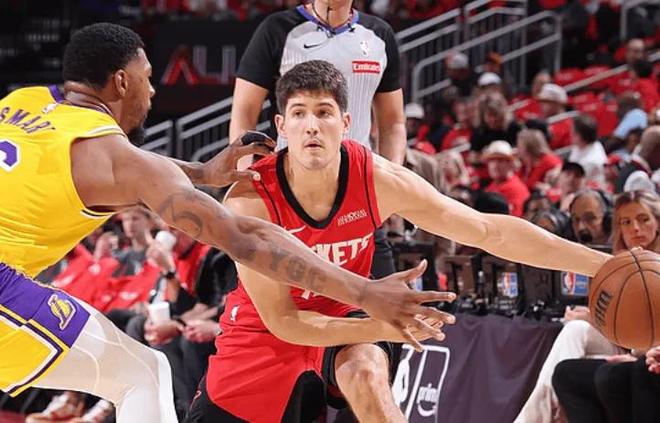 火箭2潜力球员让人绝望！伊森打铁无态度，谢泼德各方面都是卧底